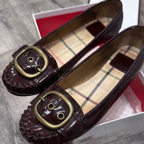Coach burgundy flats - Picture 1 of 8